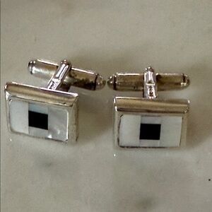 Elegant Silver , Mother of Pearland Black Onyx Cufflinks